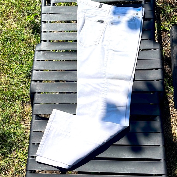 Like New White 7 for All Mankind jeans ( Standard )